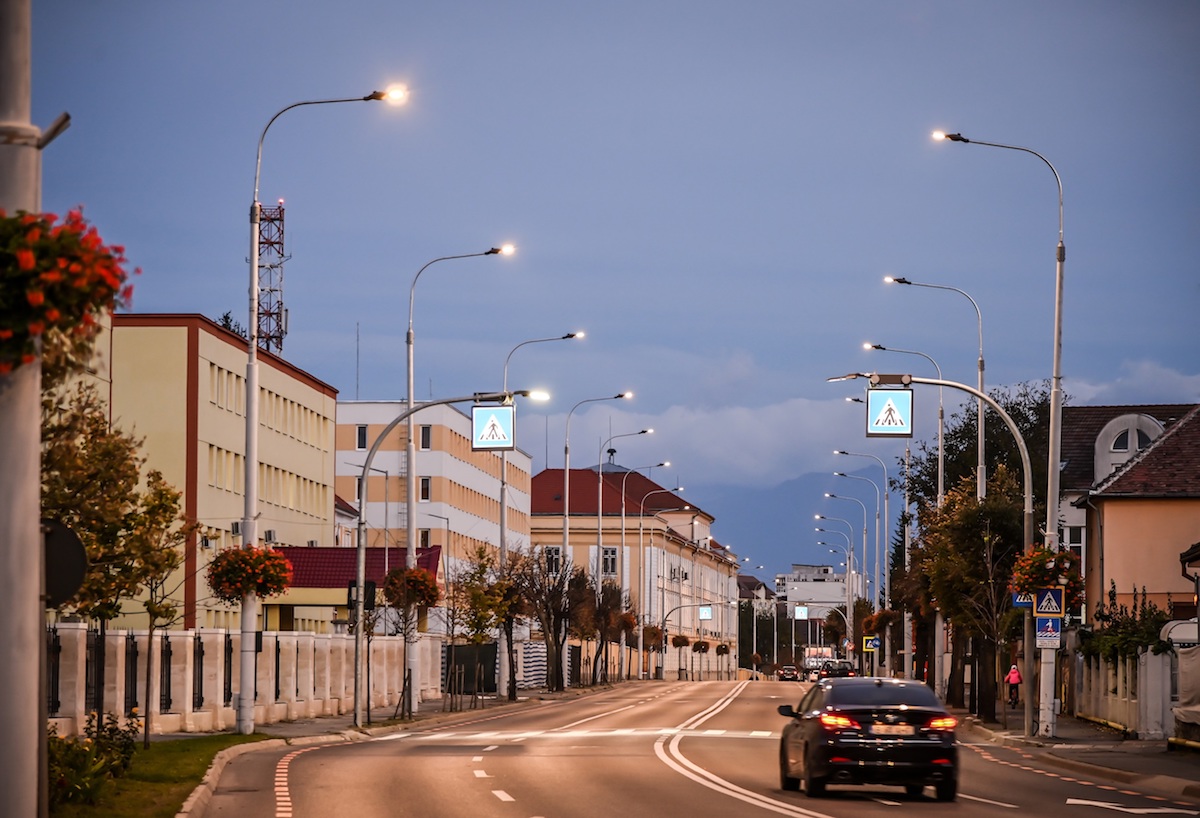 Primăria Sibiu: Patru bulevarde din Sibiu au iluminat nou, cu LED