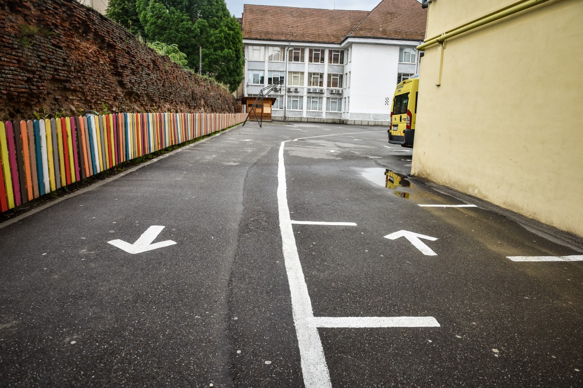 Situația în școlile din județ: Încă trei elevi internați. Crește numărul celor izolați