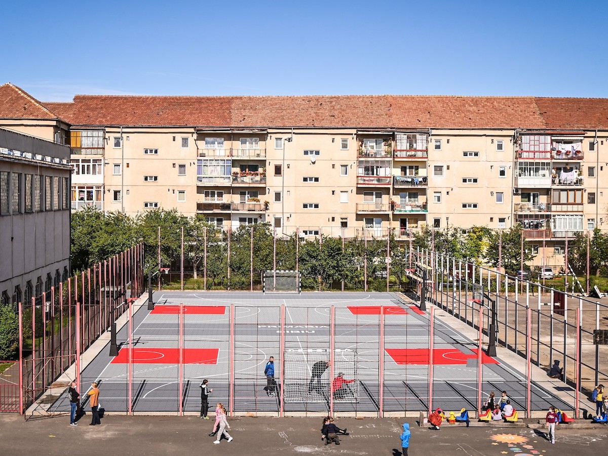 Primăria Sibiu: Teren modern pentru handbal și baschet la Liceul Onisifor Ghibu