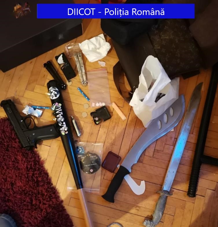 Percheziții în Sibiu și alte trei localități: trafic de migranți și trafic de droguri