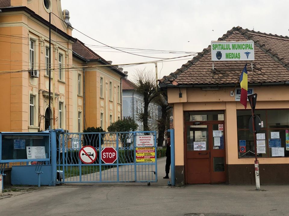 Un pacient COVID a decedat la Spitalul din Mediaș așteptând să se elibereze un loc la ATI