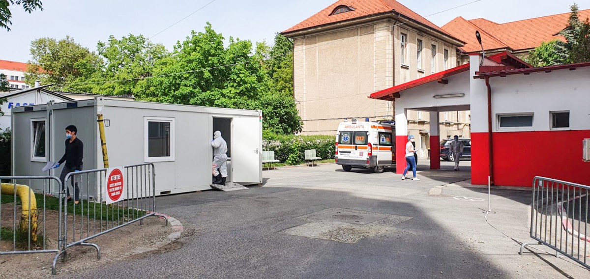 Prefectura: Trei containere suplimentare pentru triajul de la Urgențe. Se cumpără teste rapide