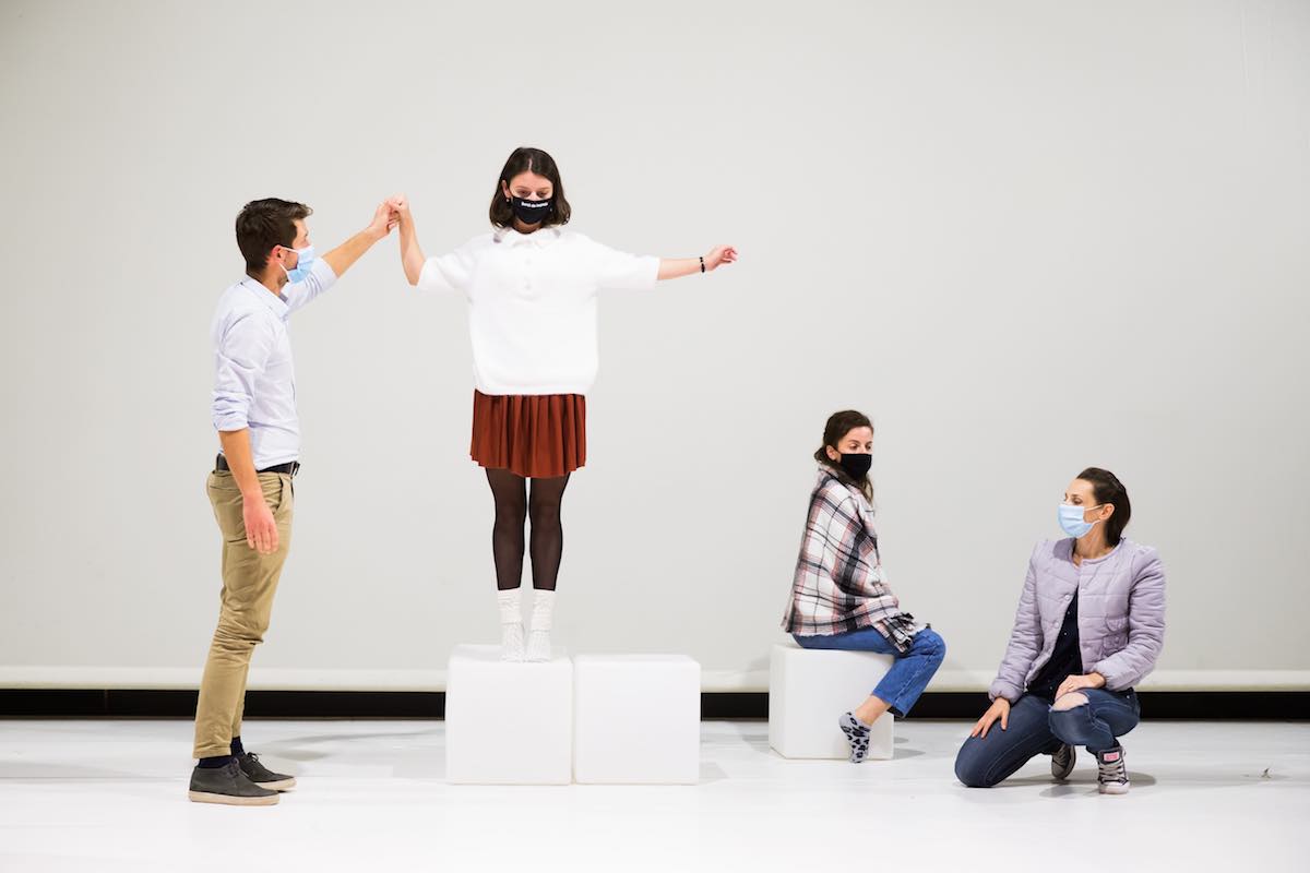 Actorii Teatrului „Gong” prezintă o nouă serie de spectacole lectură la Sibiu