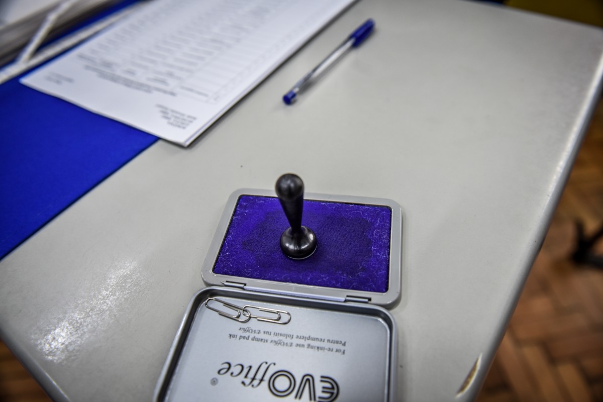 Mâine, se deschid urnele în Sibiu. La școala Regina Maria sunt așteptați cetățenii moldoveni