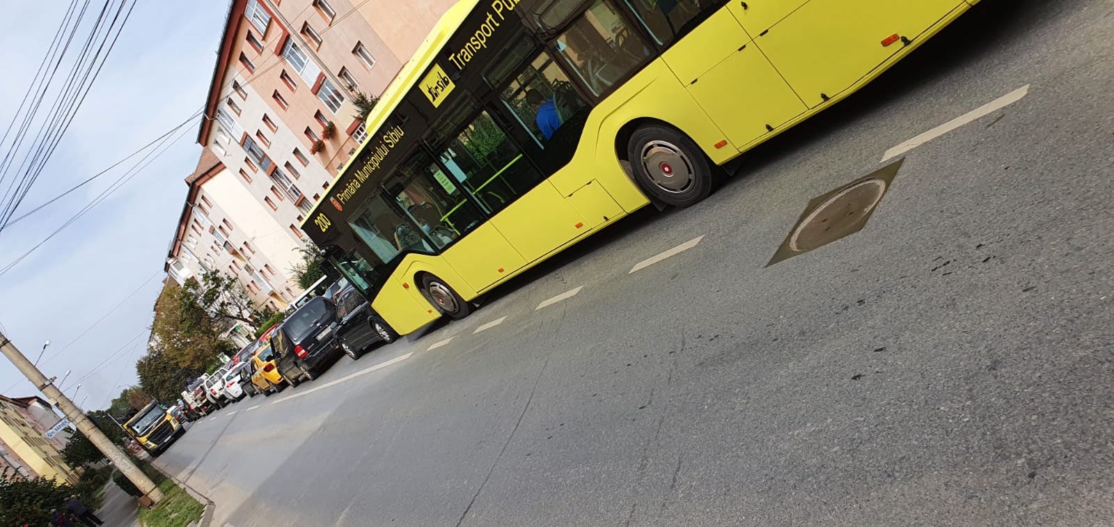 GALERIE FOTO – Cum arată gurile de canal pe o stradă din Sibiu care a fost închisă traficului trei zile