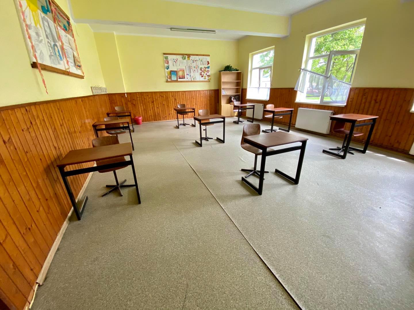 Nouă elevi internați cu covid-19. Crește numărul persoanelor izolate