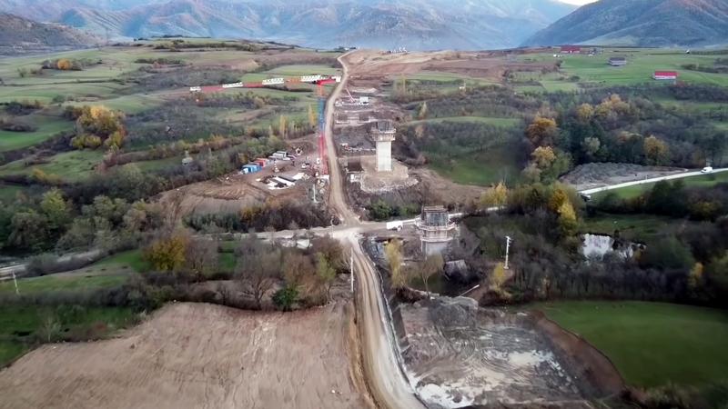 VIDEO - Noi imagini cu șantierul autostrăzii Sibiu-Boița. Au început lucrările la viaduct