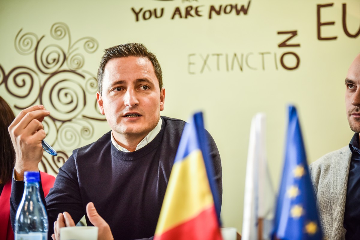 Nicu Ștefănuță a cerut comisarului european pentru Sănătate o stație de oxigen pentru Sibiu. ”Nu pot privi pasiv la ce se întâmplă acasă”