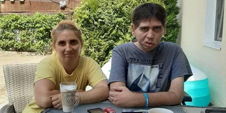 Două persoane cu handicap au inițiat o campanie umanitară pentru a-și ajuta colegii