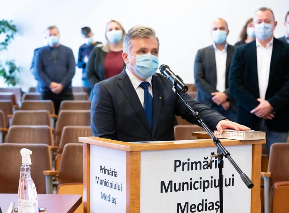 Primarul Mediașului diagnosticat cu COVID-19: „Vă îndemn să vă protejați”
