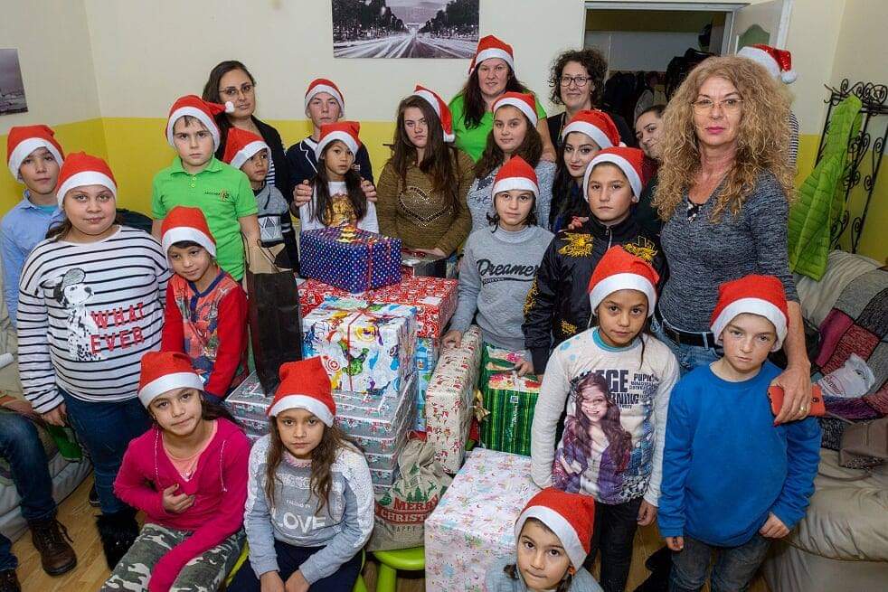 Proiectul „Cutia cu cadouri” are nevoie de ajutorul oamenilor cu suflet pentru ca 19 copii să simtă bucuria sărbătorilor