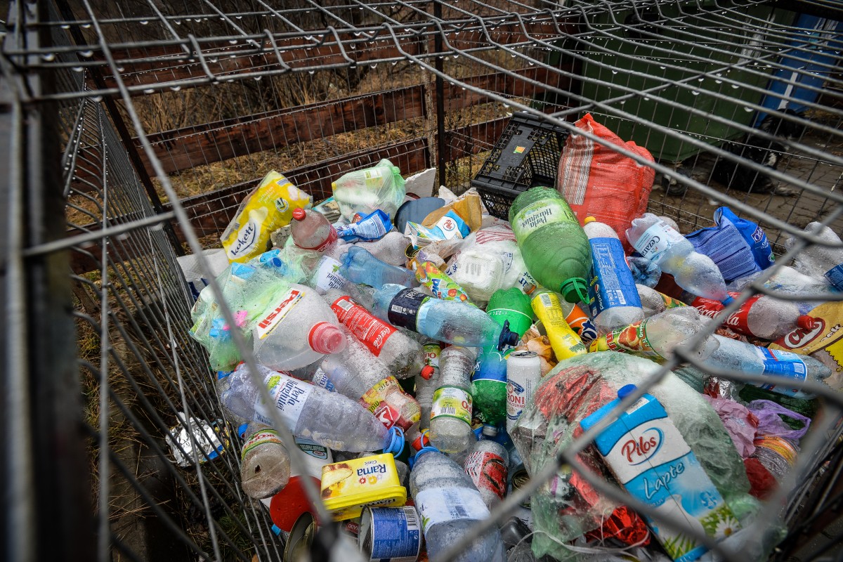 Cum putem reduce consumul de plastic? A.D.I. Eco oferă sibienilor câteva soluții