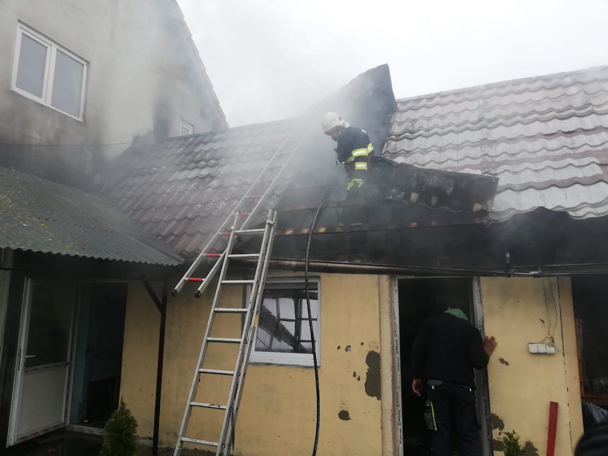 Incendiu la dispensarul din Hamba și la o gospodărie din Avrig. Pompierii transmit recomandări