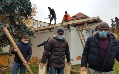 Ajutor de 10.000 de euro: structurile modulare de la Spitalul Județean, acoperite cu donații și voluntariat