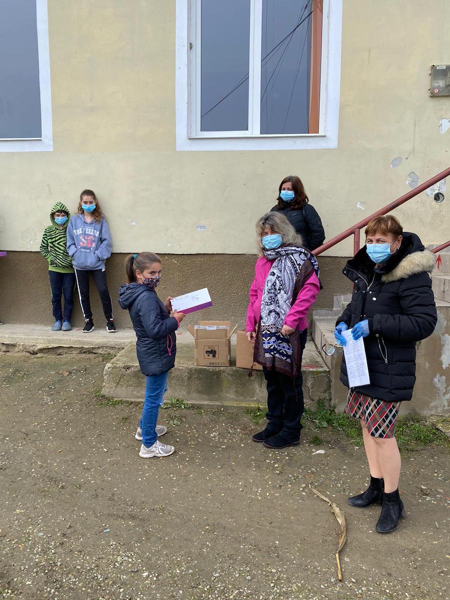 Primăria comunei Loamneș, mesaj de mulțumire către două firme care au donat tablete pentru școlari