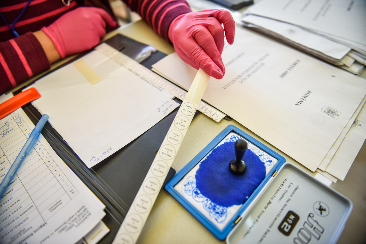 ACTUALIZARE Live de la vot: Urnele s-au închis, începe numărătoarea