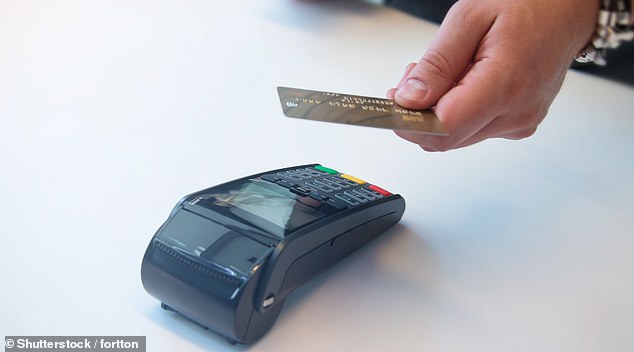 Primul producător sibian care pregătește plata exclusiv cu cardul pentru a preveni îmbolnăvirile