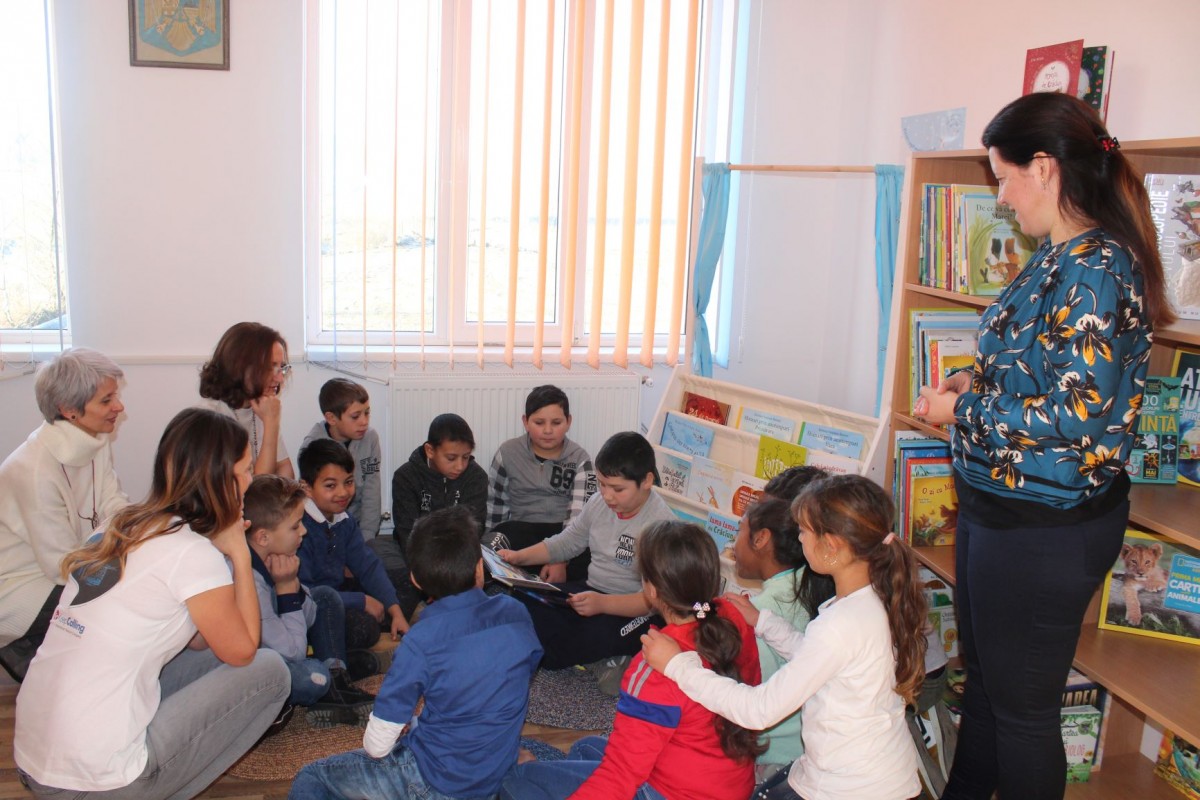 Copiii de la Rusciori au de azi o nouă bibliotecă școlară