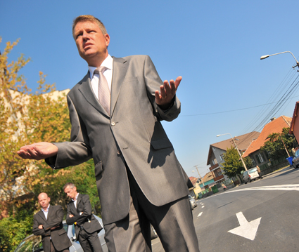 Iohannis ajunge pentru a treia oară în fața Parlamentului
