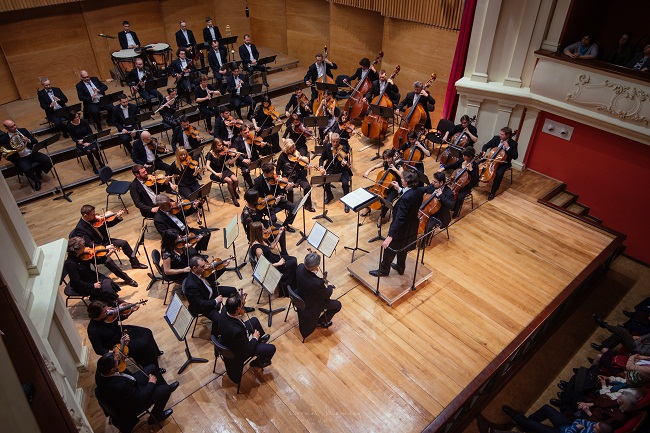 Filarmonica de Stat Sibiu propune un concert inedit de Crăciun la Mediaș