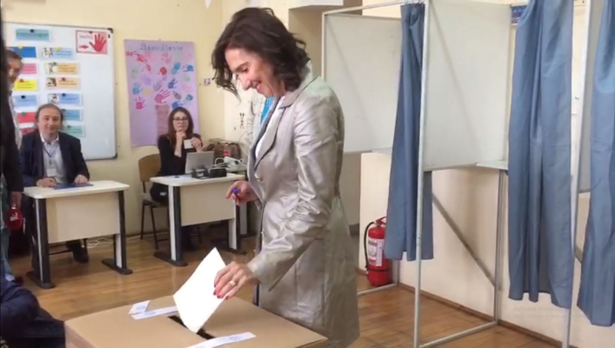 VIDEO Carmen Iohannis a votat la Sibiu. „Sunt optimistă”