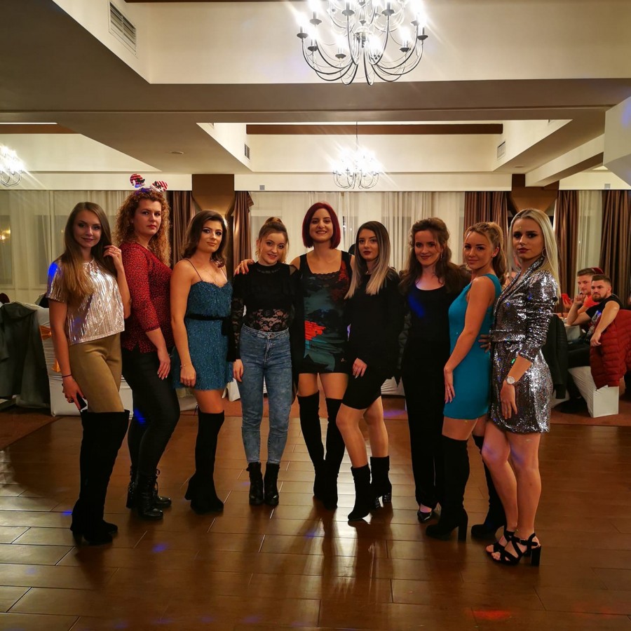 Micile afaceri: Două tinere au înființat un club de Twerking la Sibiu