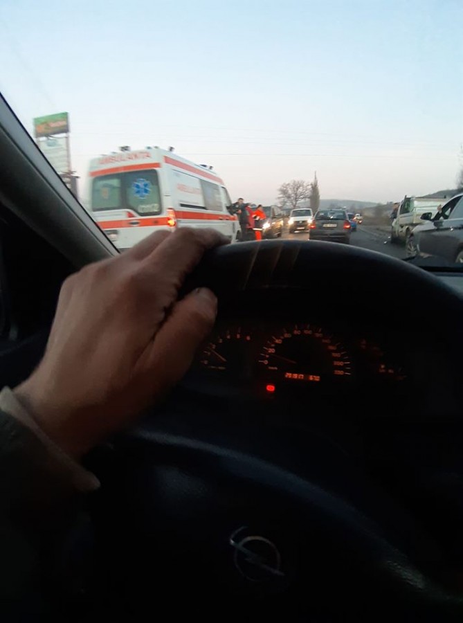 Accident la marginea Sibiului. Un copil de 6 ani este rănit