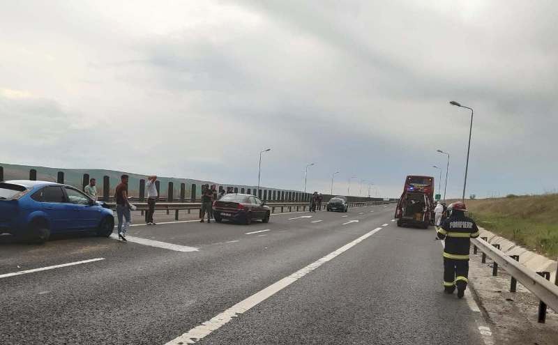 Convoi cu mașini în care se aflau persoane din zona roșie, implicat într-un accident pe A1, Sebeș-Sibiu