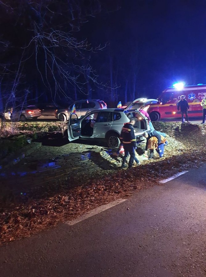 Accident grav pe drumul spre Cisnădioara. Patru răniți, între care doi copii