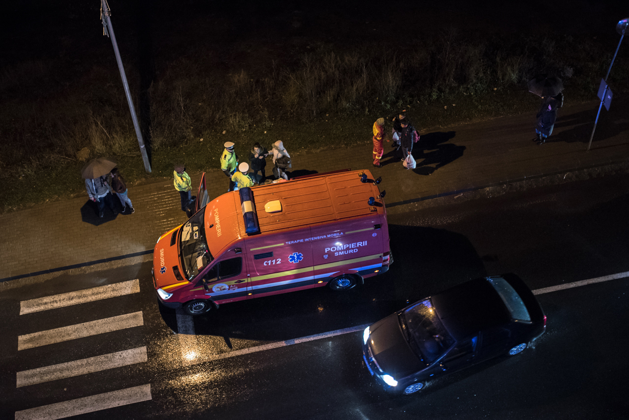 Femeie lovită pe trecerea de pietoni, pe Dumbrăvii