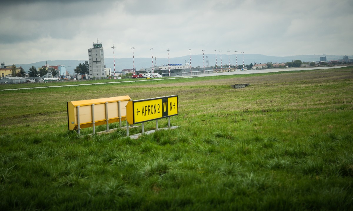 Concesiunea unei părți din Aeroportul Sibiu, adusă din nou în consultare. Pentru cei ”cu oile”
