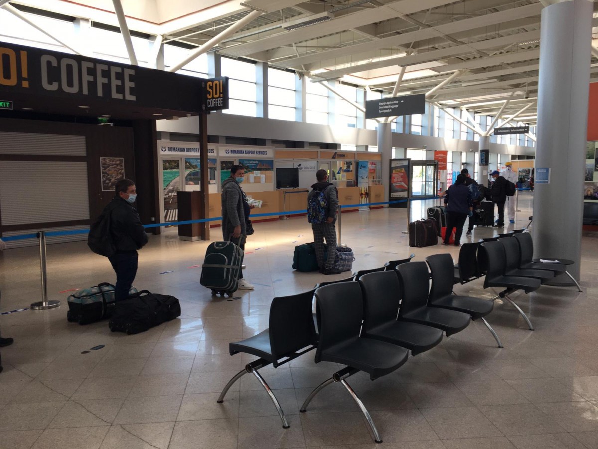 Dosar penal și amenzi în cazul sucevenilor care voiau să plece în Germania de pe Aeroportul Sibiu