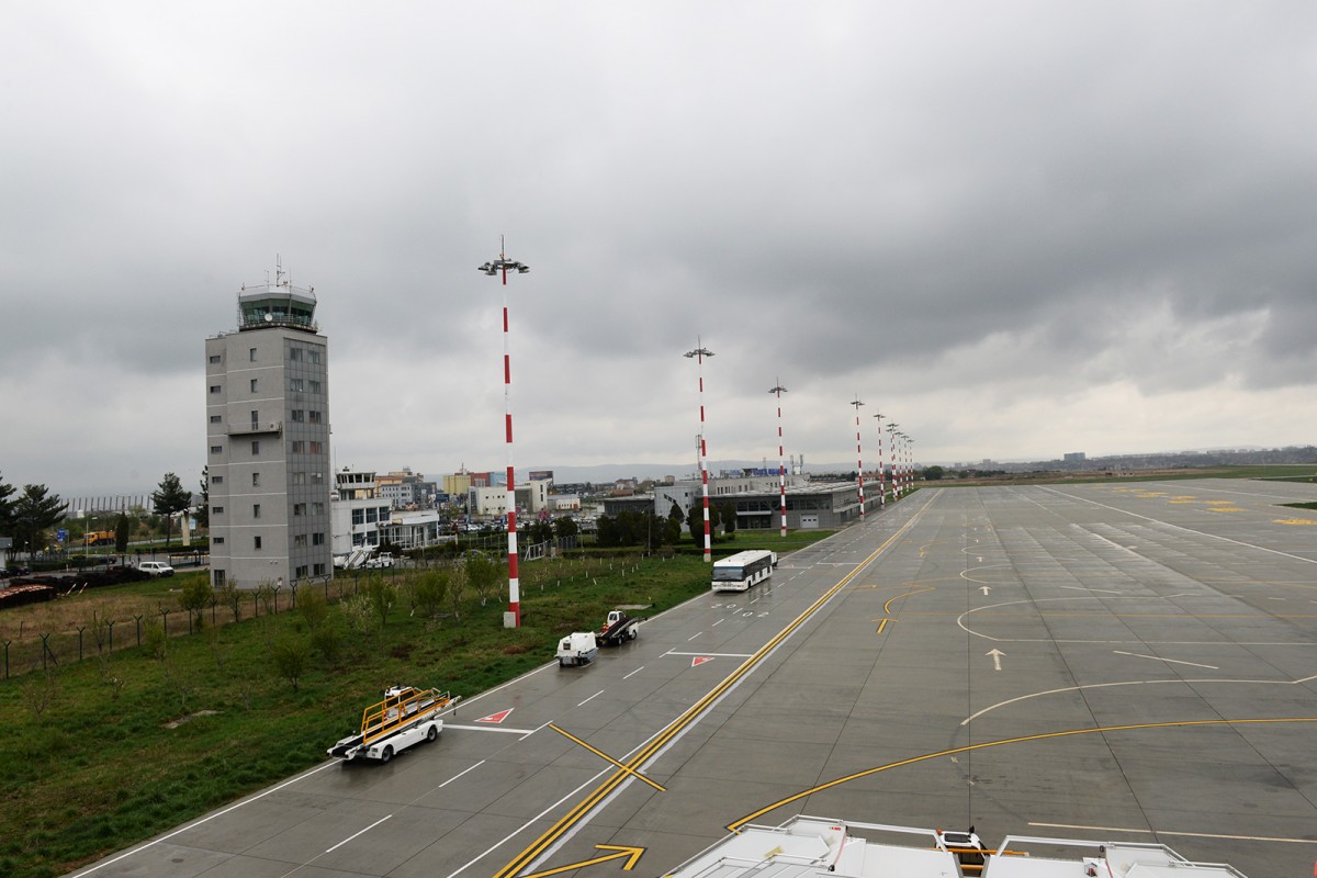 Aeroportul din Sibiu caută șoferi după ce 11 au demisionat: nu au fost de acord cu majorarea salarială