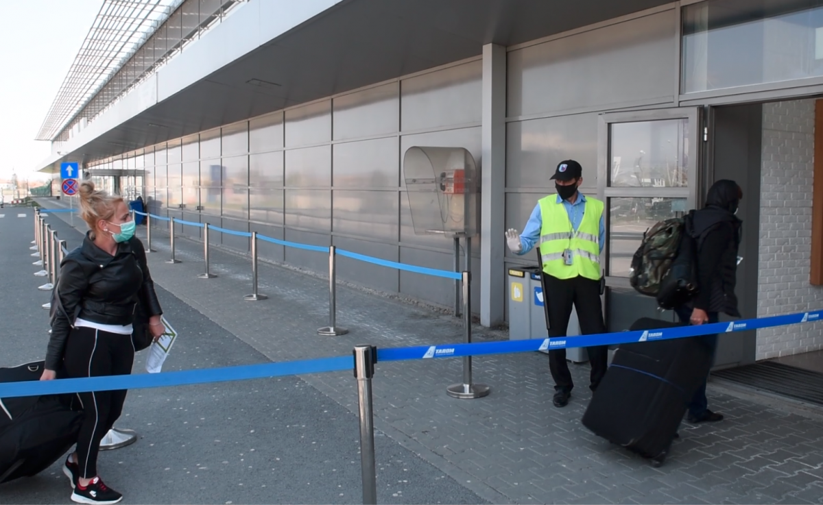 Trei aeronave cu muncitori sezonieri pleacă mâine din Sibiu, spre Germania