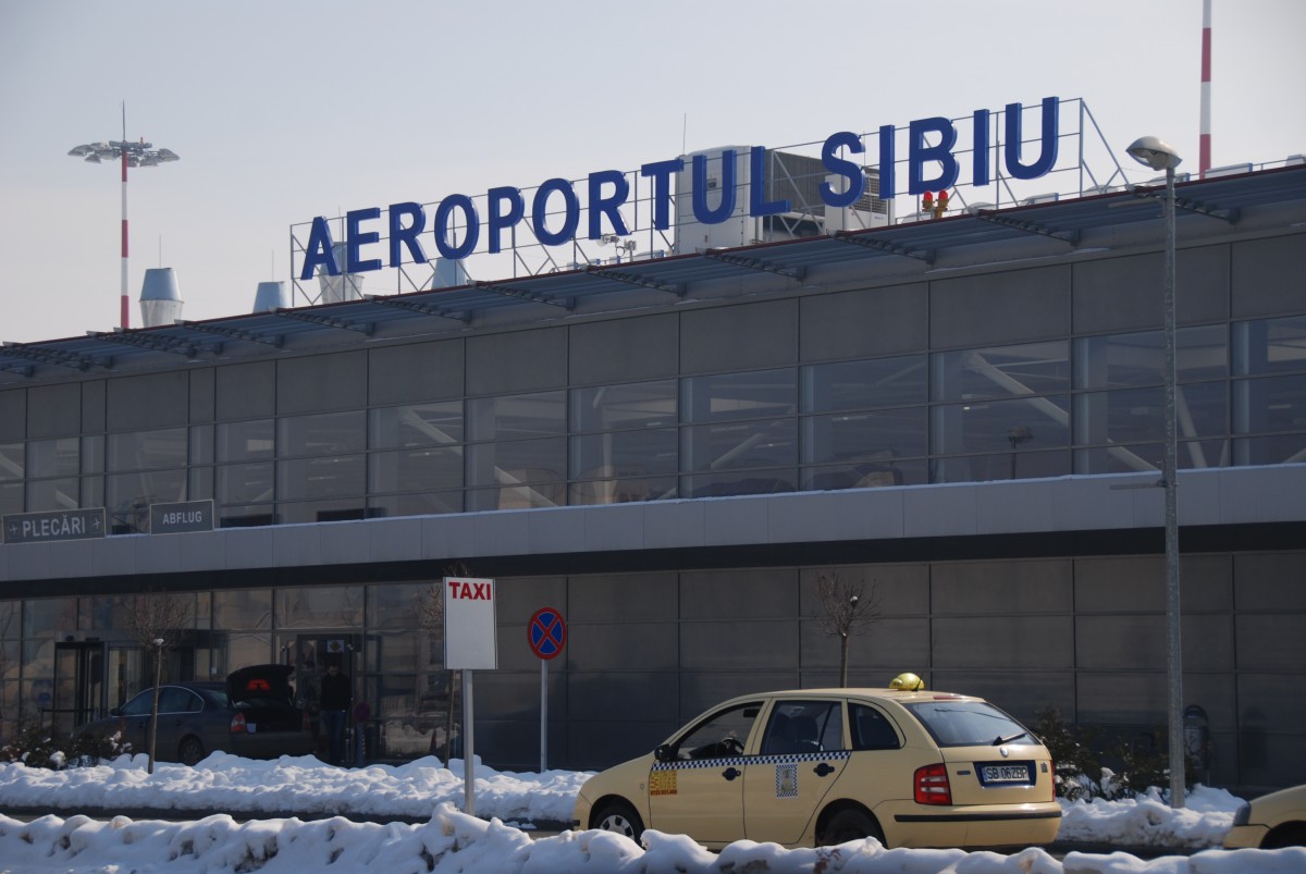 Aeroportul Sibiu: Zboruri au fost anulate sau deviate, din cauza vremii