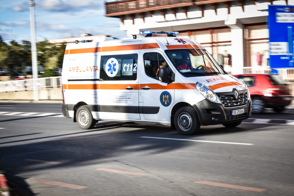 Ambulanța Sibiu a intervenit la peste 200 de cazuri medicale, în weekend