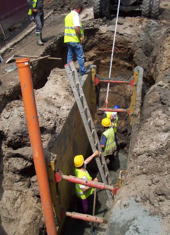 Intervenție Apă Canal pe strada Zidului