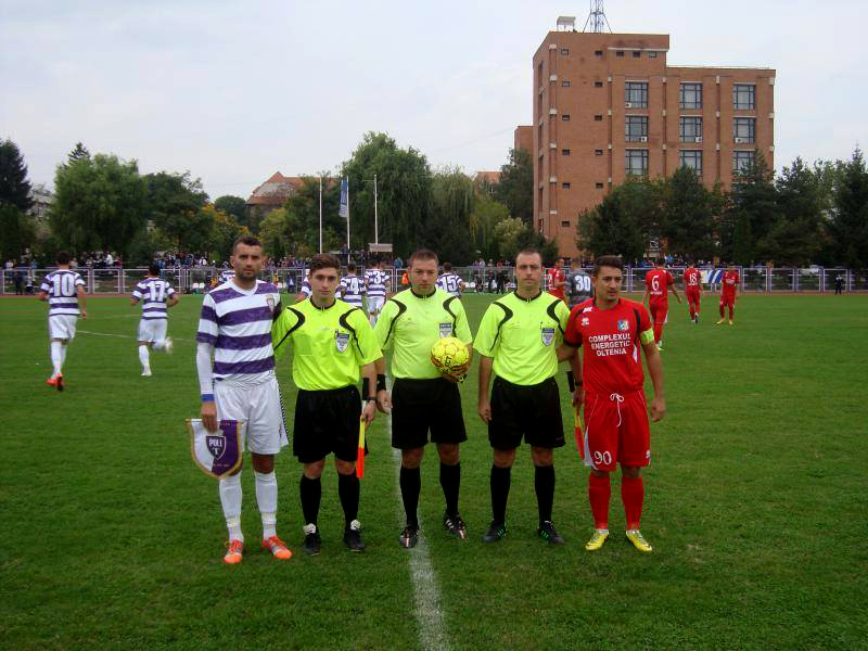 Sibiu, sub Vâlcea și Argeș la numărul de arbitri de fotbal. Nouă arbitri din județ fac parte din loturile primelor trei ligi
