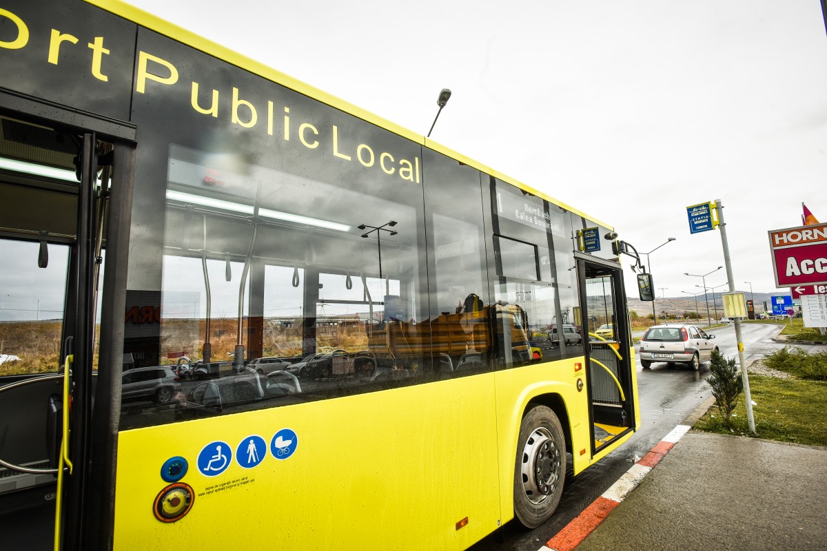 Cum pot obține elevii din Sibiu gratuitate pentru transportul în comun?