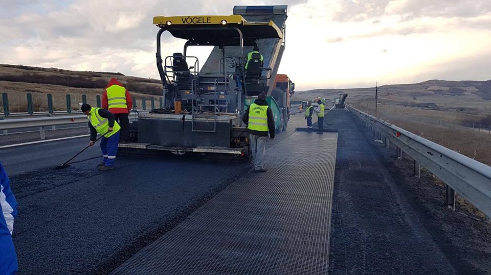 Autostrada Sibiu - Pitești, amânată cu un an și jumătate. Cel puțin