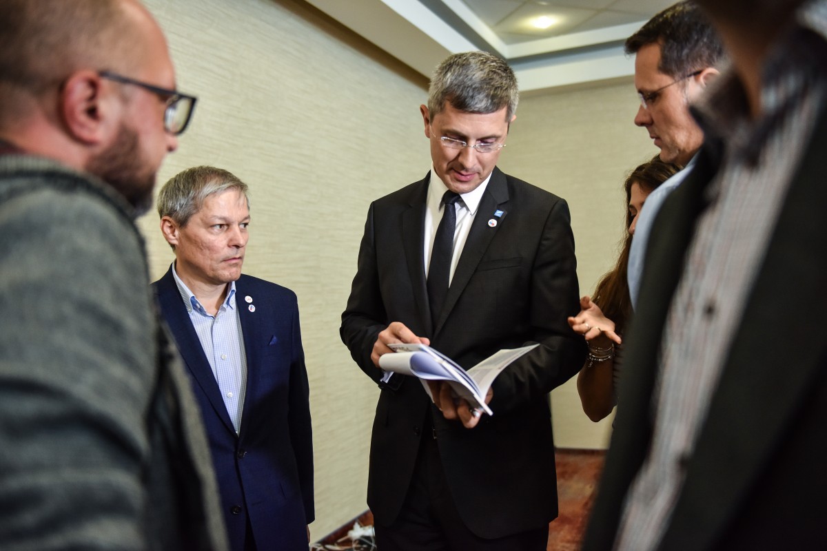 Dan Barna se lansează în campania electorală la Sibiu. Alături de Dacian Cioloș. Ce le promit aceștia românilor