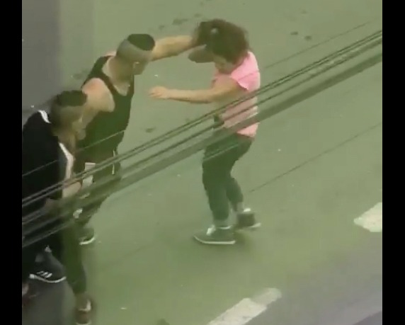 Un sibian acuză Poliția că i-a amendat prietena după ce a sunat la 112 să anunțe femeia bătută în stradă pe Dorului