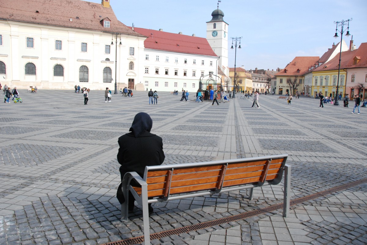 Izolați în singurătate: 8.000 de locuitori ai Sibiului sunt în zona de risc. 321 au cerut ajutor