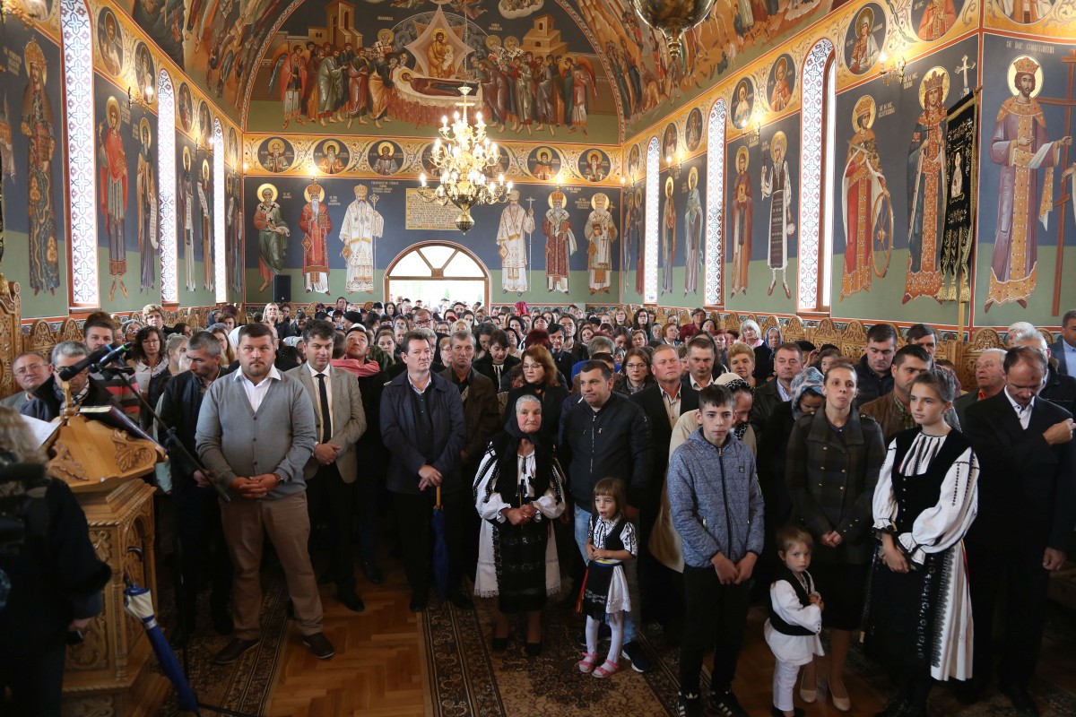 Ortodocșii din Bradu au biserica lor. Timp de 20 de ani slujbele se făceau alternativ în biserica veche greco-catolică