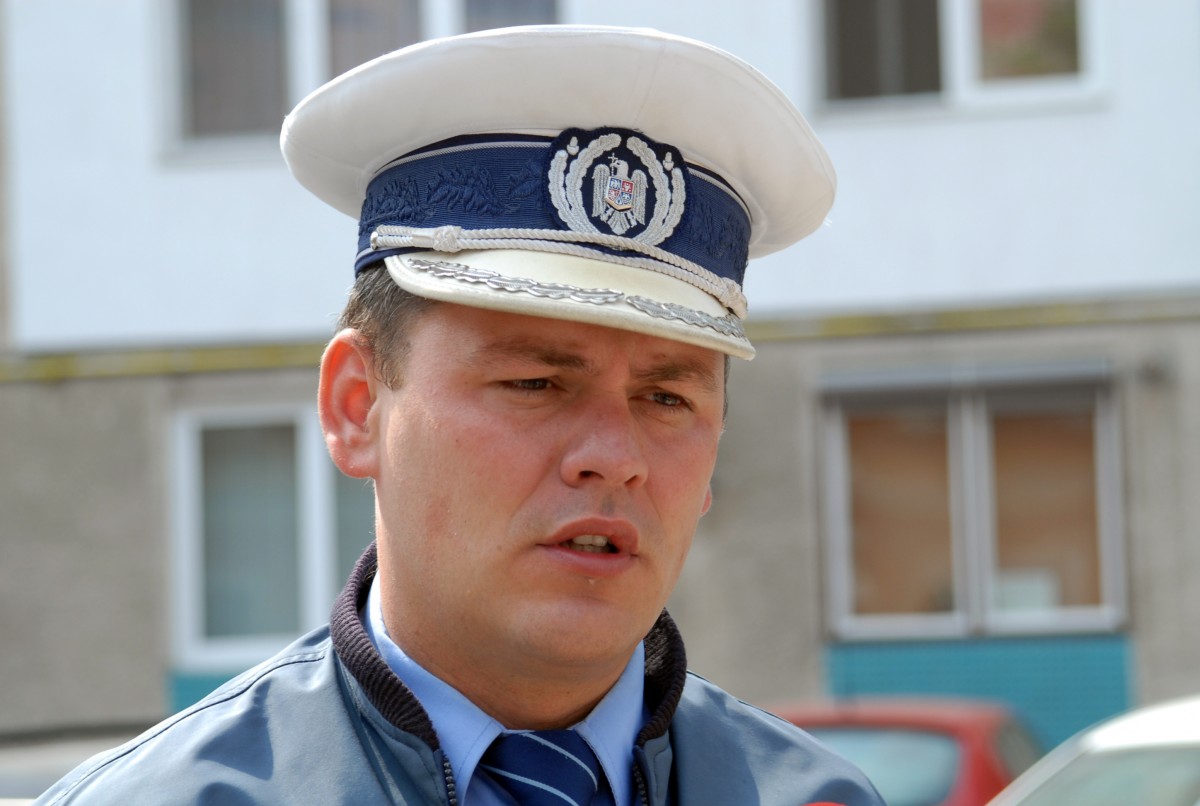 Interviu cu subcomisarul Bogdan Maxim: Nu contează câte amenzi dau polițiștii într-o zi, ci câți șoferi îi observă și sunt mai prudenți