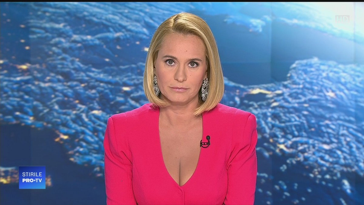 Andreea Esca s-a apucat să strângă gunoaiele din Porumbacu de Sus. ”Voi cât strângeți într-o oră?”