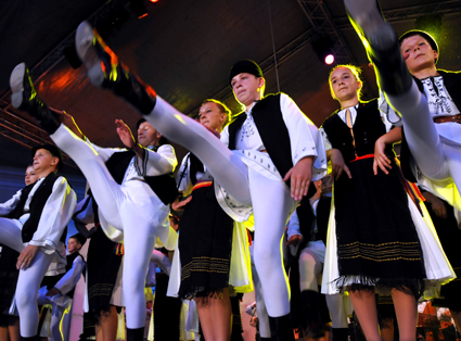 Junii Sibiului, sărbătoriți în Festivalul „Cântecele Munților”