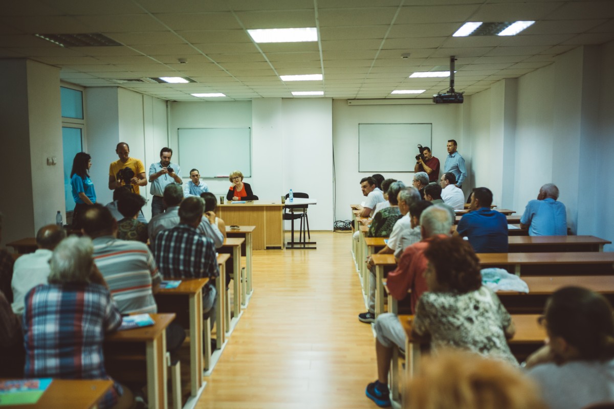 Parcările, buruienile și deșeurile - problemele locuitorilor cartierului Dioda
