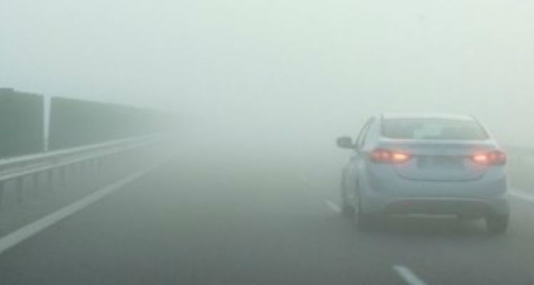 Chiciură, ceață și polei. Atenție cum circulați