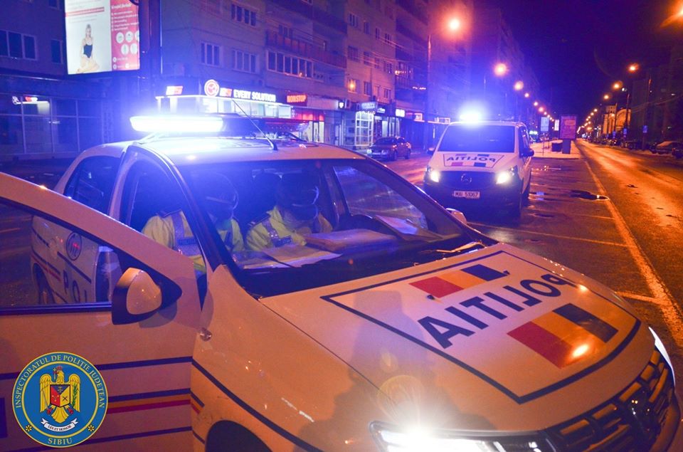 Doi tineri s-au ales cu dosare penale: unul pentru conducere fără permis și sub influența alcoolului, al doilea pentru că i-a dat mașina